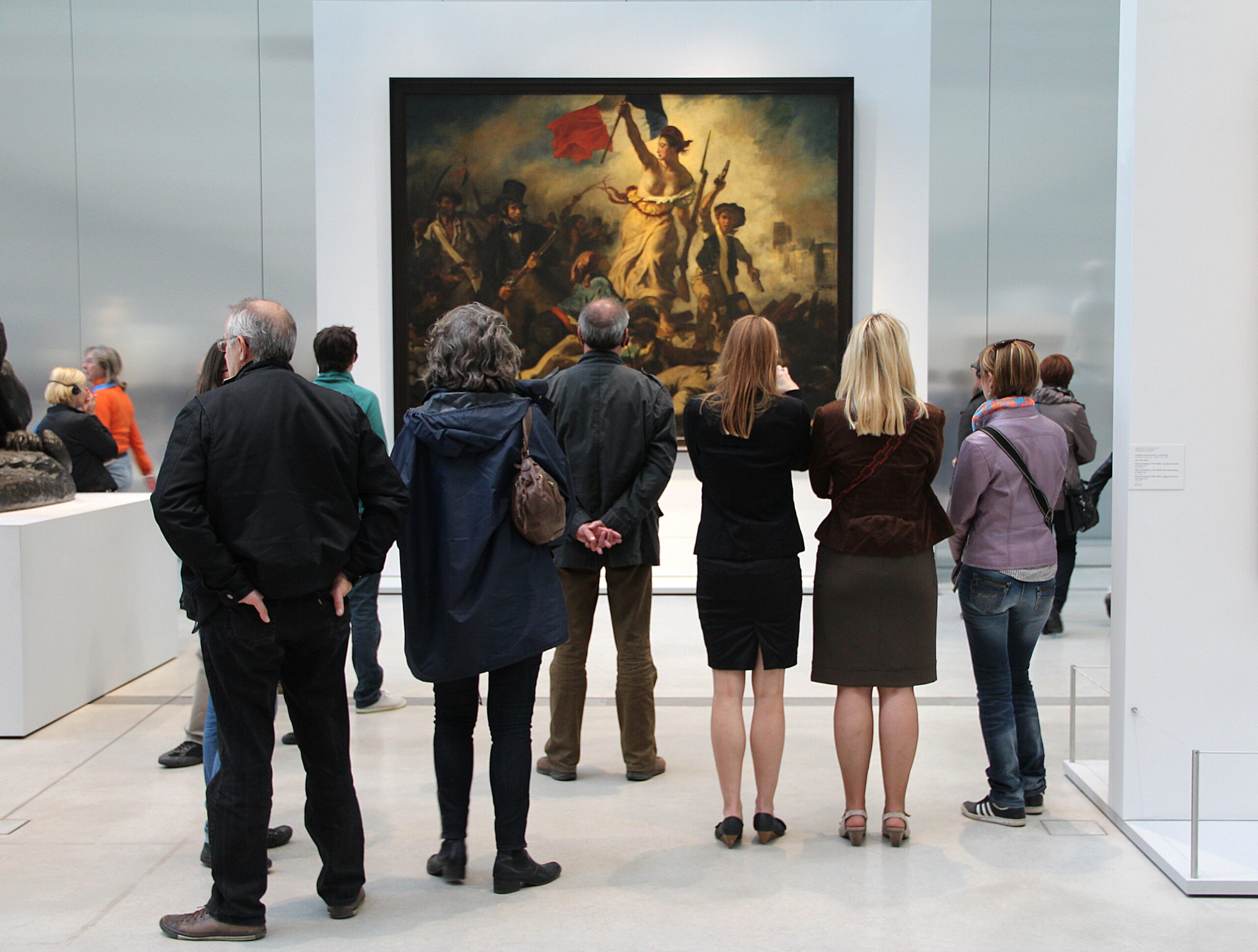 La Liberté guidant le peuple huile sur toile réalisée par Eugène Delacroix en 1830. Œuvre appartenant au Musée du Louvre (Paris) exposée temporairement dans la Galerie du Temps au Musée du Louvre-Lens (France).